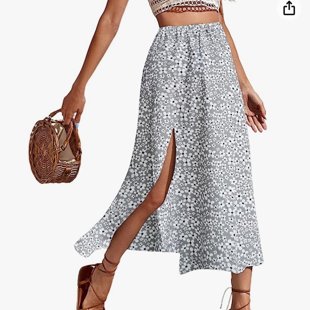 NWT Floral Skirt M